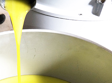 特級(jí)初榨橄欖油是如何提煉出來(lái)？